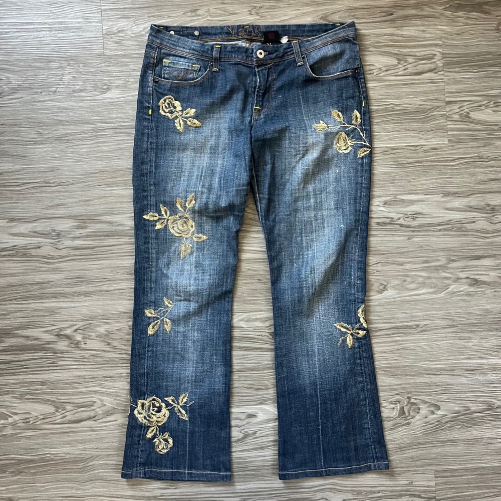 Yank Womens Gold Floral Rose Embroidered Bootcut Jeans Medium Wash Denim Size 30